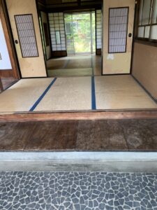 (玄関)
