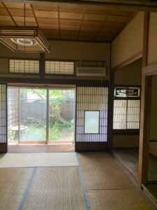 (居間)